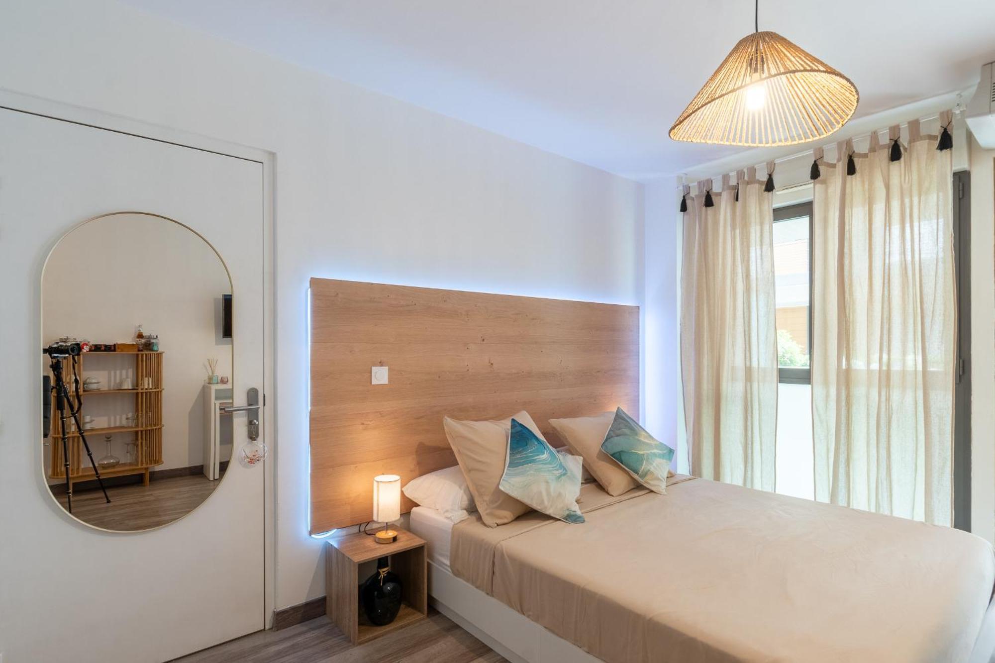 Aparthotel Le Petit Patio Fleuri Éguilles Zewnętrze zdjęcie